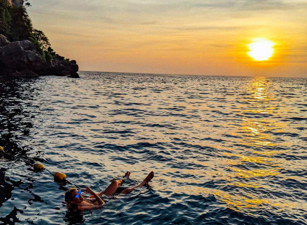 Phi Phi island Sunset Deluxe Shared Speedboat Tour From Phi Phi Don